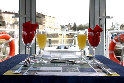 Croisières déjeuner : laissez vous séduire par le repas préparé dans la cuisine du d'Artagnan