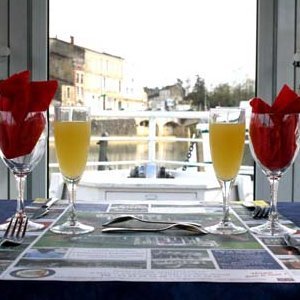 Croisière d'Artagnan Tourisme fluvial sur la Baïse : Croisières déjeuner sur la Baïse