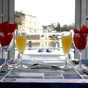 Croisière d'Artagnan Tourisme fluvial sur la Baïse : Croisières déjeuner sur la Baïse